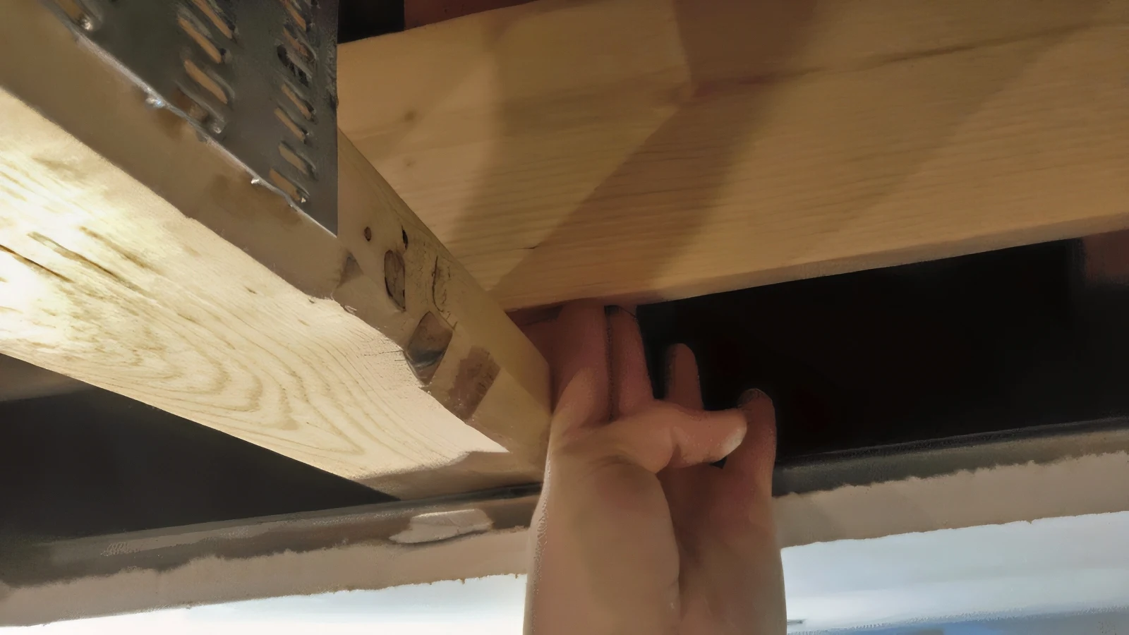 Unfastened Strongback Failure on Floor Truss Assembly