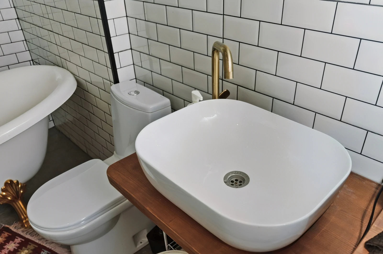 Bathroom Plumbing Soundproofing Toilet Flush and Drain Noise