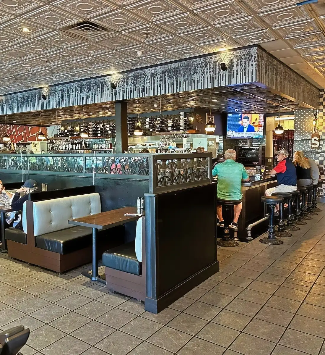 Custom-Sized Acoustic Absorption Panels for Speaks Clam Bar Sarasota