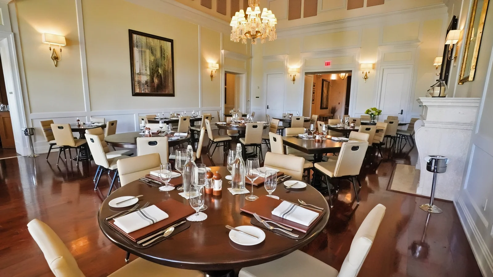 Concession Golf Clubhouse Bistro with Acoustic Panels