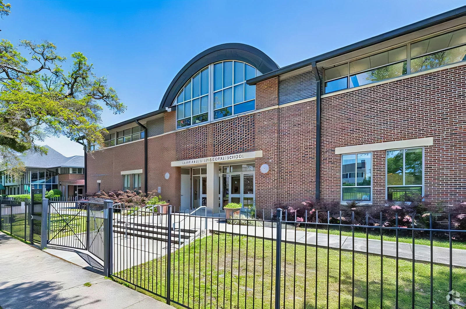 External of St Pauls Episcopal School in New Orleans