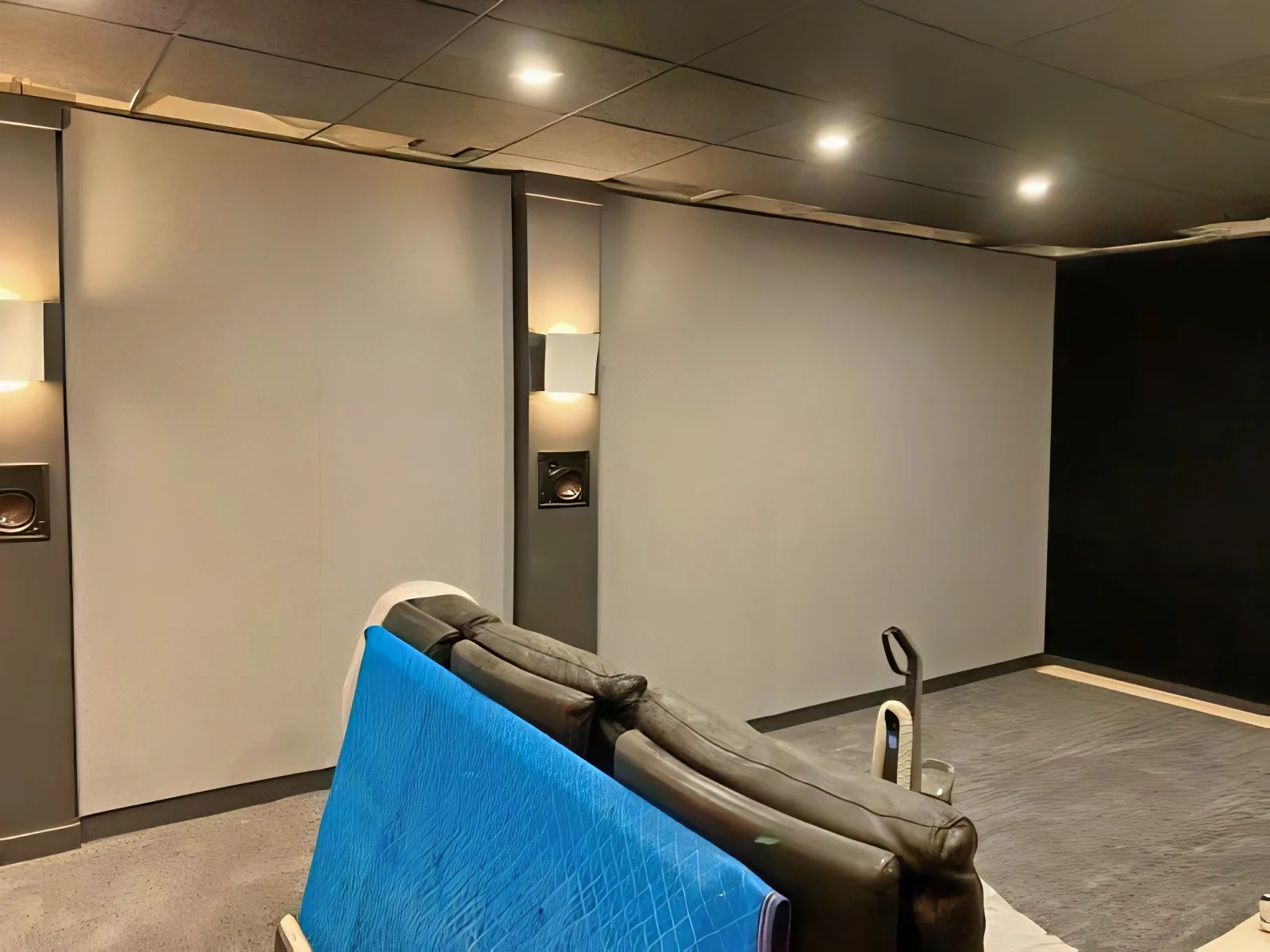 Full Wall Acoustic Coverage for Enhanced Acoustic Performance